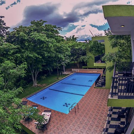 Hotel Golden Ray Dambulla Exterior foto