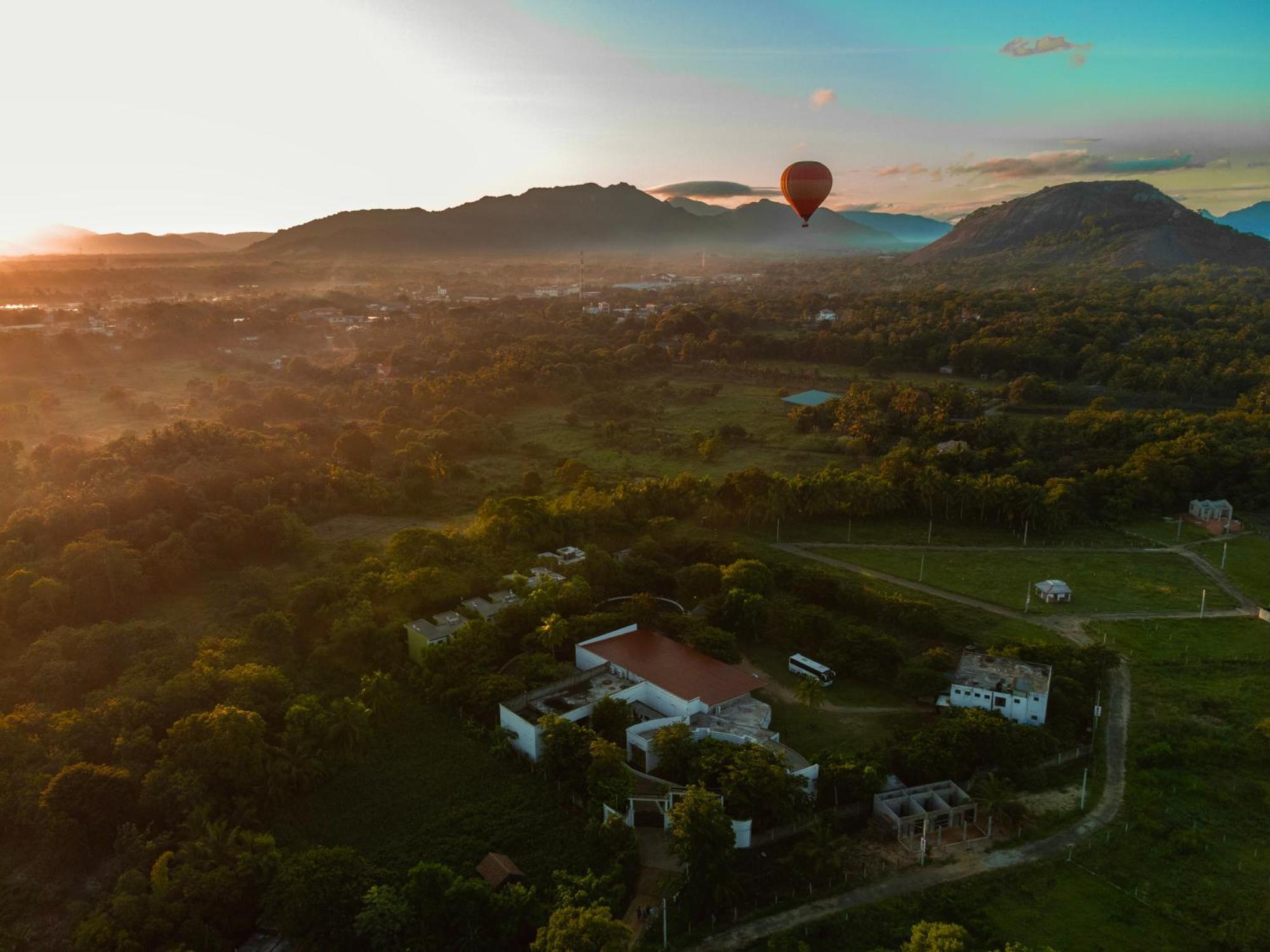 Hotel Golden Ray Dambulla Exterior foto